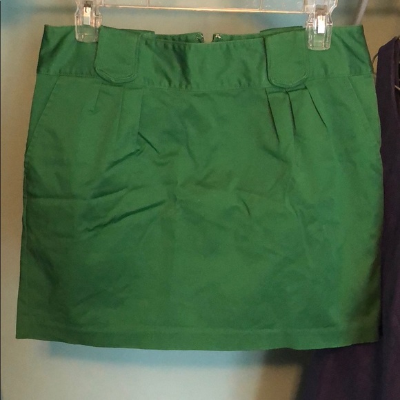 Green Mini Skirt with detailed belt loops - Picture 1 of 3